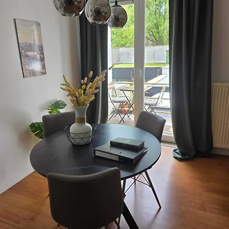 Apartamento Lovely & Modern In The Heart Of